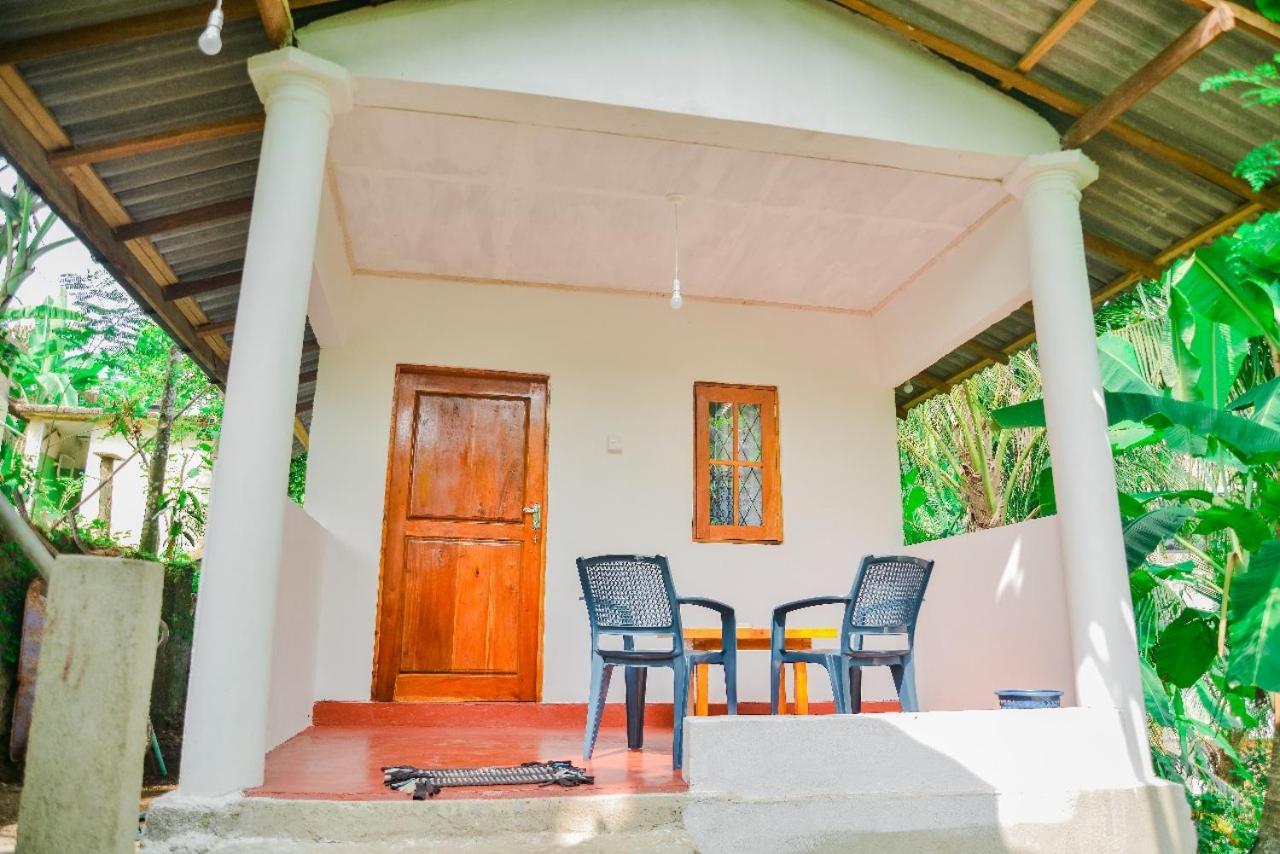 Pradeepa House Apartment Unawatuna Bagian luar foto